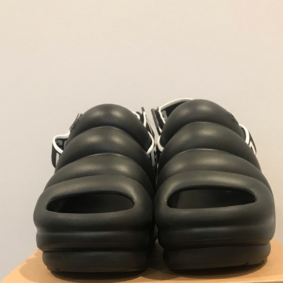 UGG Aww Yeah Sandals - Picture 4 of 5